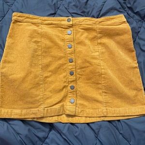 Forever 21+ yellow button skirt size 3xl